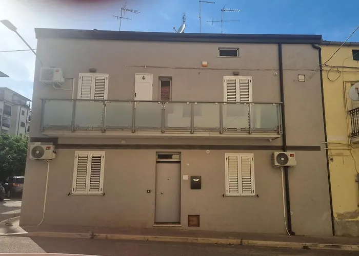 住宿加早餐酒店 Piazza Salotto 科里利亚诺·卡拉布罗